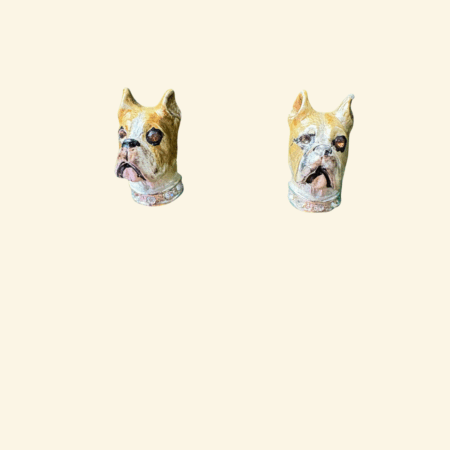 Orecchini a lobo con cane e collare in swarovski