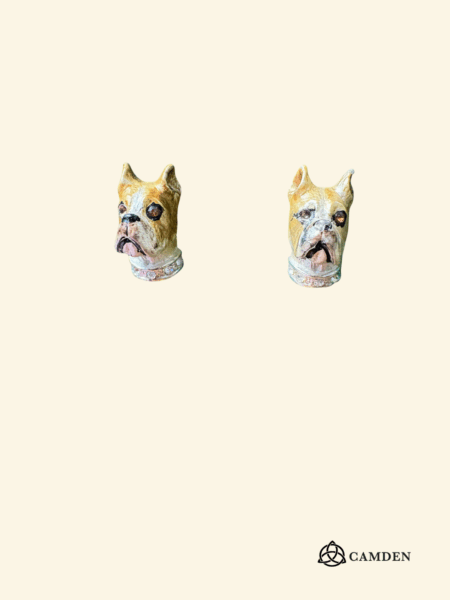 Orecchini a lobo con cane e collare in swarovski